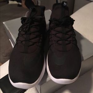 Nike men’s black sneakers size 11